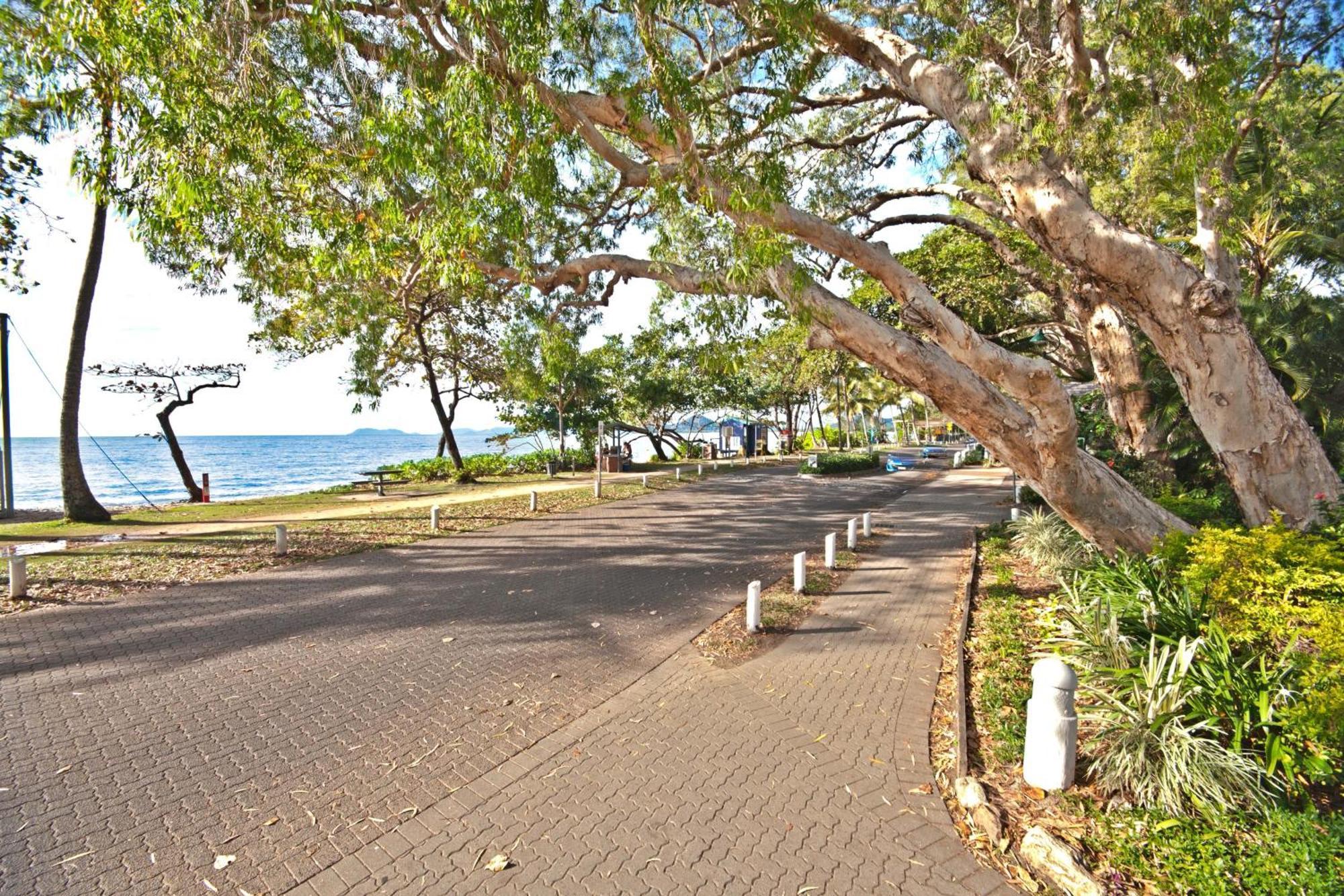 Marlin Waters Beachfront apartamentos Palm Cove Exterior foto